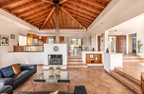 Peyia Town Villa | Villa ∙ 3 bedrooms ∙ 6 guests