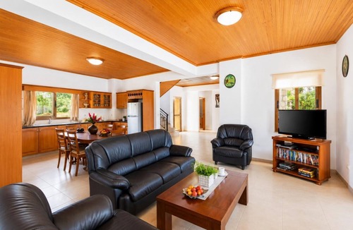 Argaka Villa | Villa Androulla - Four Bedroom Villa, Sleeps 8