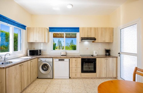 Argaka Villa | Villa Aristotelis - Two Bedroom Villa, Sleeps 6