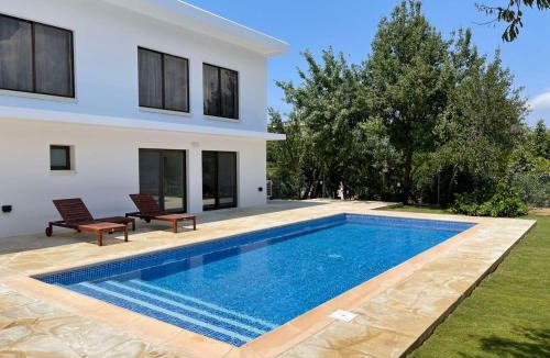 Giolou Villa | Villa Athasia