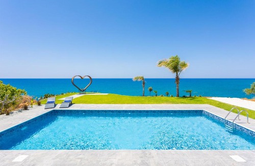 Pomos Villa | Villa Beach Heaven