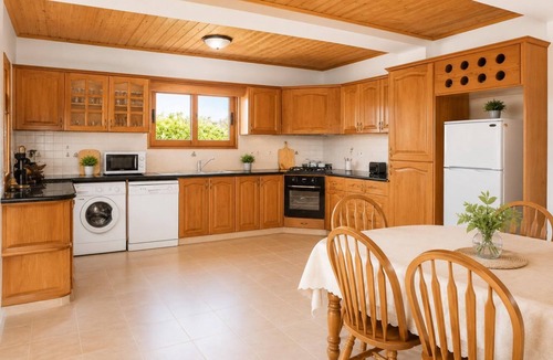 Argaka Villa | Villa Chrisandria - Three Bedroom Villa, Sleeps 6