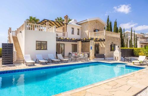 Peyia Town Villa | Villa Cleco