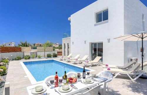 Pegeia Villa | Villa Coral Bay