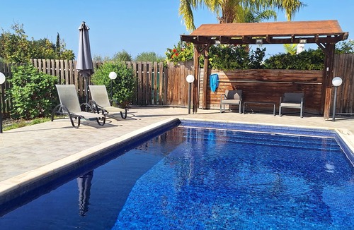 Pegeia Villa | Villa Coral Diamond - large 9x4m private pool & Sea Views in Coral Bay