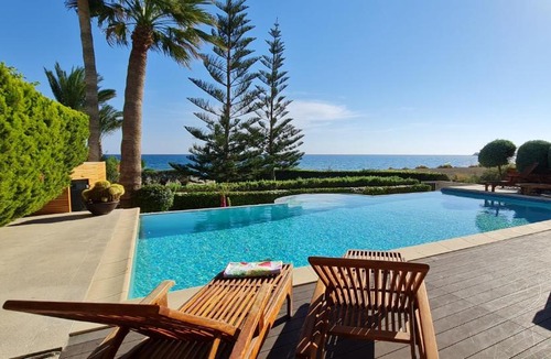 Mazotos Villa | Villa Del Mar with Heated Pool & Spa