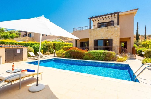 Latsi Villa | Villa Fortuna - Three Bedroom Villa, Sleeps 6