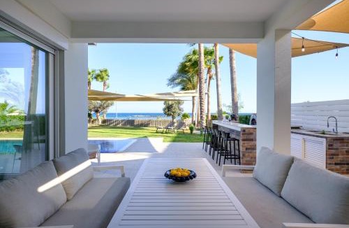 Oroklini Villa | Villa Goldfish - 5BR Beachfront Luxury with Pool & Jacuzzi