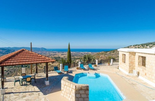 Peristerona Villa | Villa Heaven