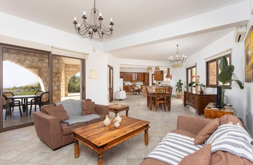 Peristerona Villa | Villa Heaven - Three Bedroom Villa, Sleeps 7
