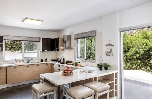 Protaras Villa | Villa Hibiscus is a unique and spectacular four bedroom villa in an residential gated cul de sac