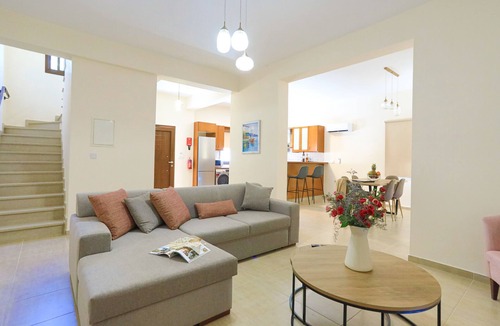 Meladeia Villa | Villa Lefkas: Holiday Villa To Rent, Pool, Views, WiFi, A/C