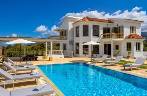 Argaka Villa | Villa Lefkos - Four Bedroom Villa, Sleeps 8
