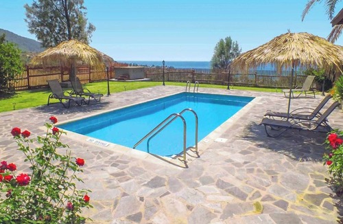 Pomos Villa | Villa Lianti - Three Bedroom Villa, Sleeps 6
