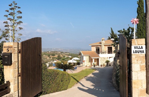 Letymvou Villa | Villa Louna, Letymbou - a private villa that sleeps 8 guests in 4 bedrooms