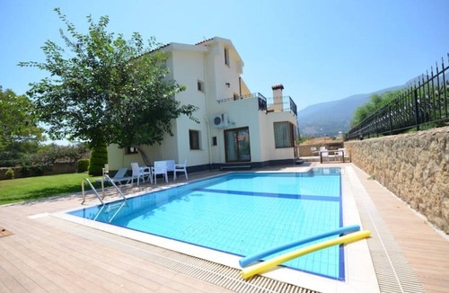 Karavas Villa | Villa Manolya-Garden: Dream vacation right by the sea