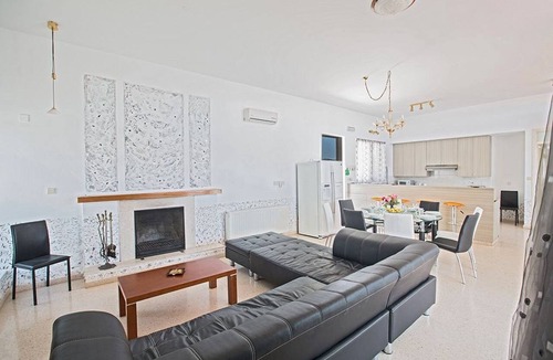 Ayia Napa Villa | Villa Mavris - Lovely 4 Bedroom Villa with Private Pool in Central Ayia Napa