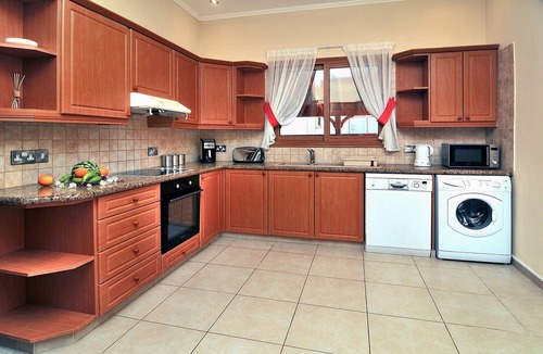 Pegeia Villa | Villa Morfou Tessera - 4 bedrooms with sea and sunset views - Great for beach.