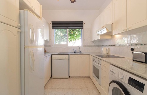 Universal House | Villa Nadezda – 3-Bedroom Villa with Pool near Paphos Harbour