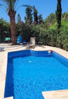Pegeia Villa | Villa Neyla Four bedroom Coral Bay Beach front