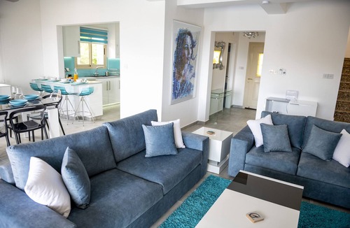 Pegeia Villa | VILLA OCEAN BREEZE - IMMACULATELY PRESENTED LUXURY VILLA WITH HEATED POOL