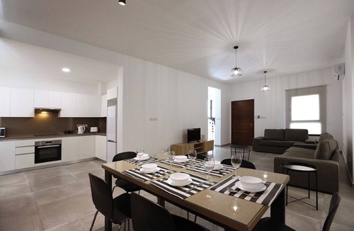 Pegeia Villa | Villa Oniron – A Modern Retreat in the Heart of Coral Bay