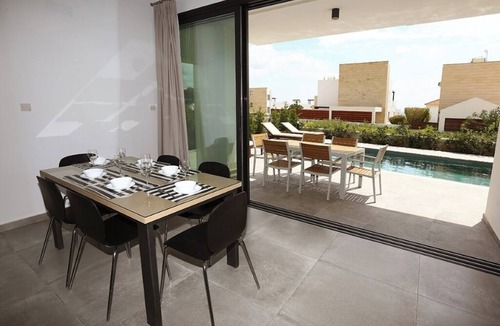 Pegeia Villa | Villa Oniron – A Modern Retreat in the Heart of Coral Bay