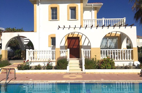 Yesiltepe Villa | Villa Orange, 3 Bedroom 2 bathroom Villa-Near 2 Sandy Beaches.