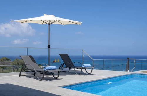 Latchi Villa | Villa Paradise Blue, AMAZING Sea& Mountain Views,Walk to the Beach