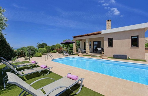 Latsi Villa | Villa Pashiana - Two Bedroom Villa, Sleeps 5