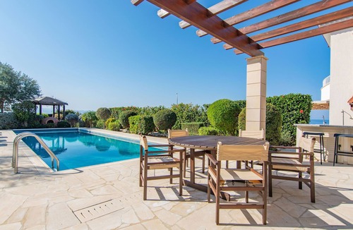 Argaka Cottage | Villa Pine View - a villa that sleeps 6 guests in 3 bedrooms