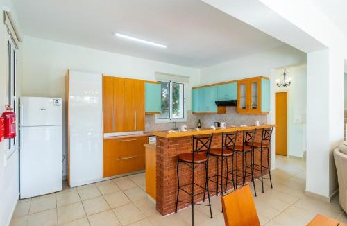 Possidon Beach Gardens Villa | Villa Poseidon Gardens by Ezoria Villas