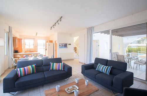 Pernera Villa | Villa Renee, Beautiful 5BDR Villa with Pool, Close to all Beaches and Amenities