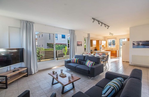 Pernera Villa | Villa Renee, Beautiful 5BDR Villa with Pool, Close to all Beaches and Amenities