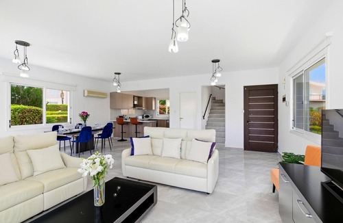 Pegeia Villa | Villa Roker by Ezoria Villas