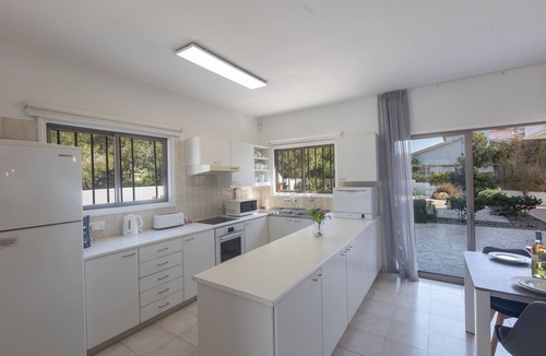 Ayia Napa Villa | Villa Rosie, Modern 4bdr Ayia Napa Villa With Pool