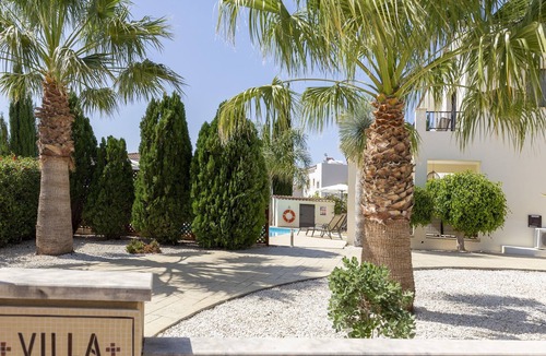 Kouklia Villa | Villa Saphrini - a villa that sleeps 6 guests in 3 bedrooms