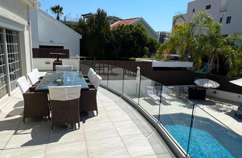 Agios Athanasios Villa | Villa Sawa by Ezoria Villas