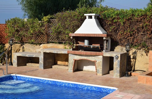 Peyia Town Villa | Villa, sea views, FREE A/C, pool, roof terrace, Wifi