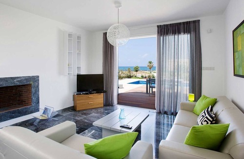 Paphos House | Villa Turquoise - Two Bedroom