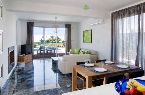 Paphos House | Villa Turquoise - Two Bedroom