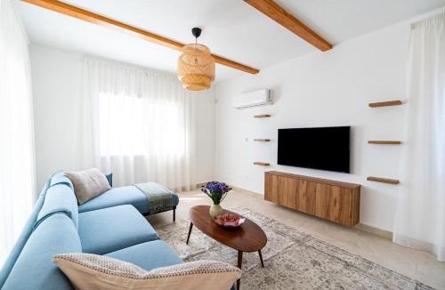Pegeia Villa | Villa Valentina by Ezoria Villas