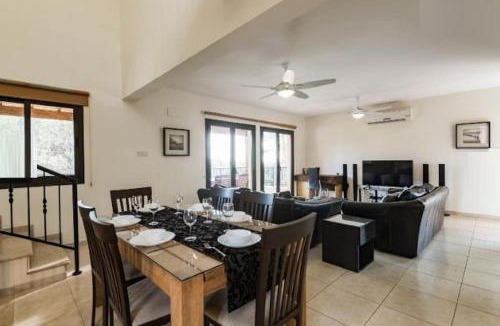 Pissouri Villa | Villa Vounos - 5 Bedroom all en-suit with pvt pool