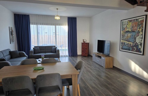Karavas House | Villa West Park, 2-bedroom townhouse, near Merit Royal Hotel and beaches