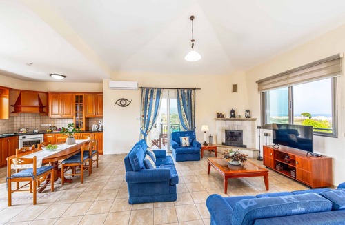 Latsi Villa | Villa Wisteria - Three Bedroom Villa, Sleeps 6