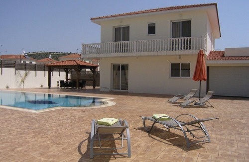 Alethriko Villa | Villa With Amazing 10 M X 5 M Infinity Pool, Free Wifi, In A Quiet Village.