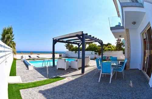 Mazotos Villa | Villa With Private Pool By The Sea