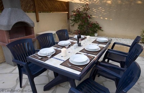 Tala Villa | Villa Zivania - Spacious Private Villa in Quiet Cul-De-Sac near Tala Square