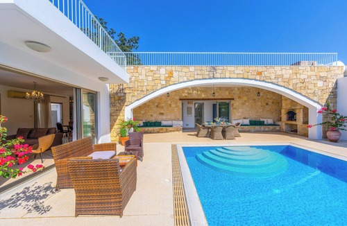 Giolou Villa | Villa Zoey - Three Bedroom Villa, Sleeps 6