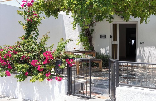 Akrotiri Villa | VINE COTTAGE Cyprus · Limassol Vine cottage| Akrotiri Seaside Retreat